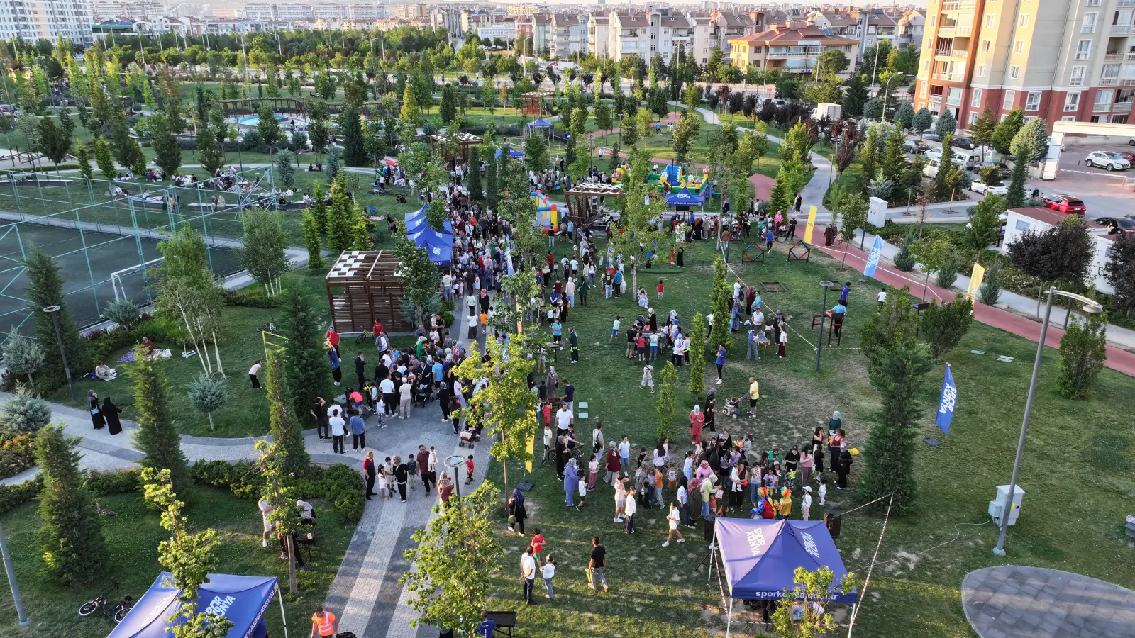 Konya Büyükşehir Belediyesi Parklarda Şenlik Var etkinliği çocuklar ve aileler