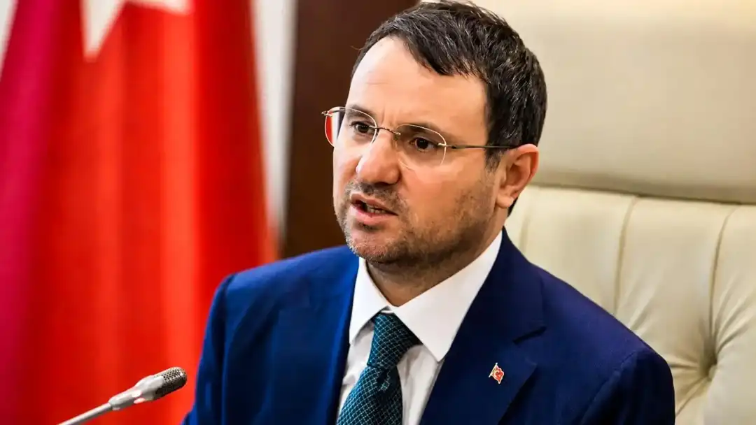 Bakan Gürlek: İzmir, Mersin ve Osmaniye’de 10 ila 21 yıl öncesine dayanan üç ayrı dosyada önemli gelişmeler kaydedildi