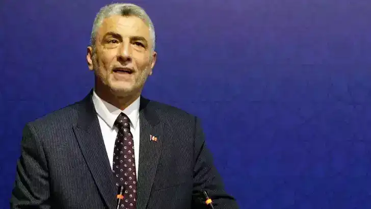 Bakan Bolat, otomotiv sektörü temsilcileri ile bir araya geldi