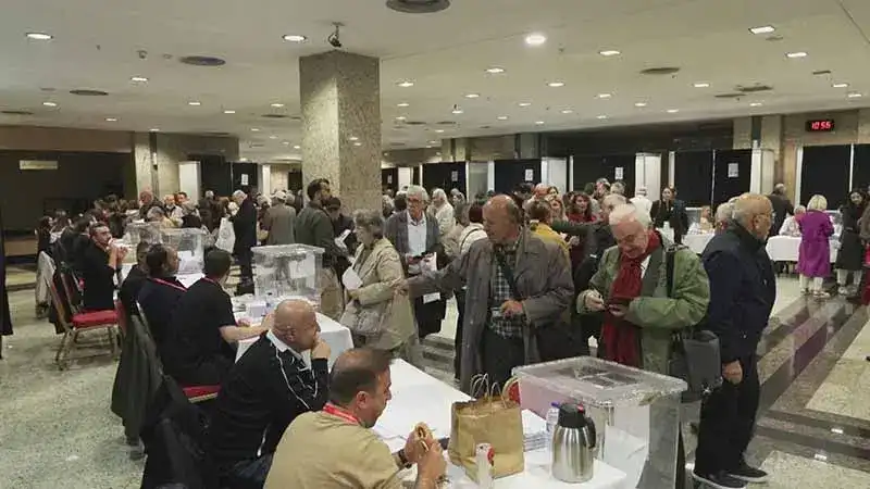 İstanbul Barosu başkanlık seçiminde oy kullanma işlemi sürüyor