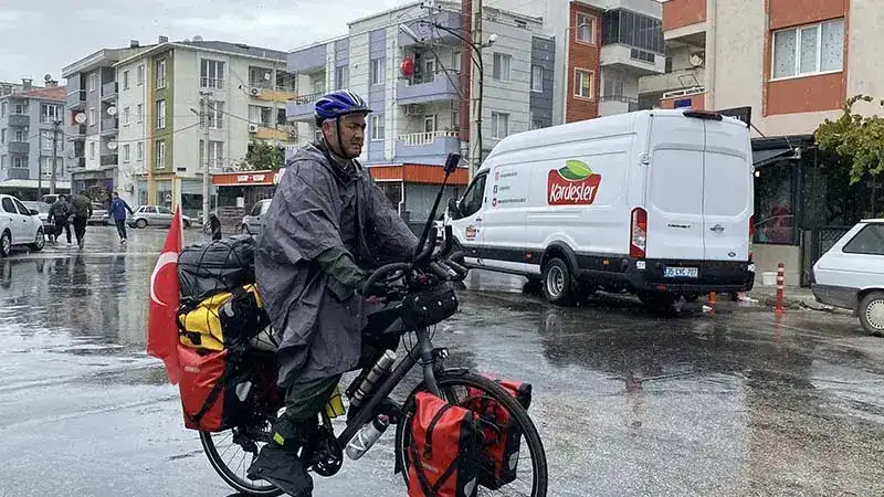 Çanakkale’den umre için Mekke’ye bisikletle yola çıktı