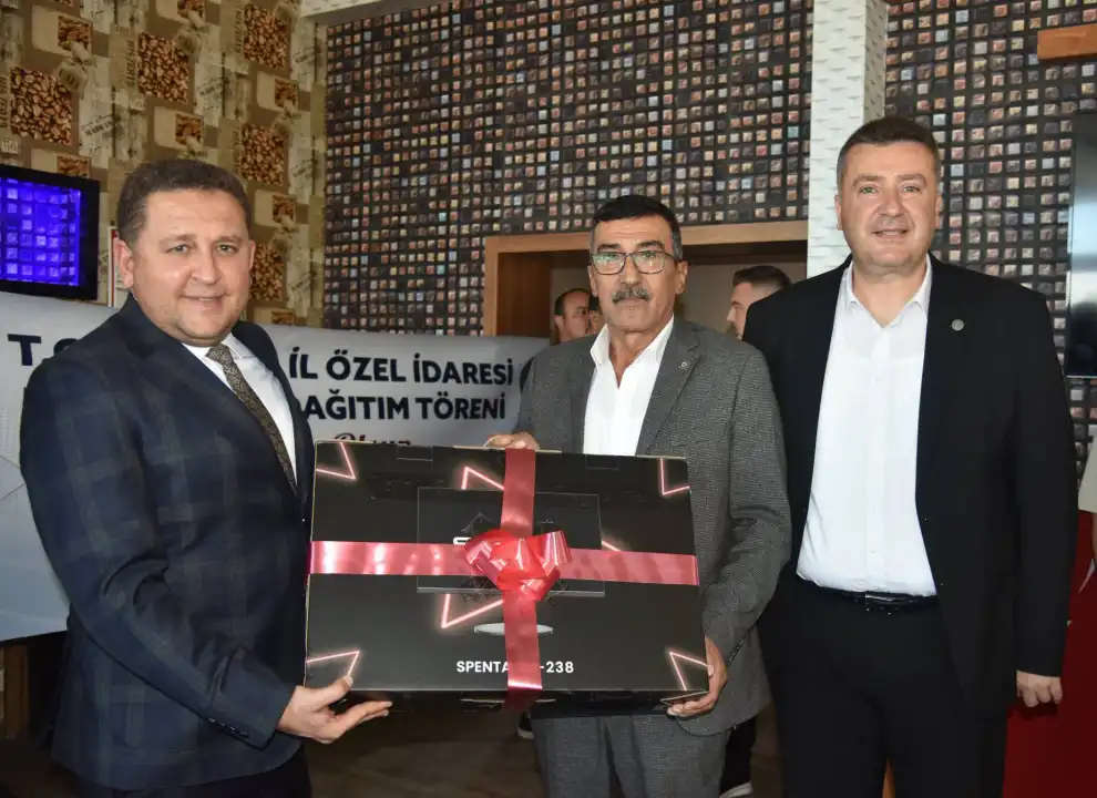 Muhtarlara ve okullara bilgisayar desteği