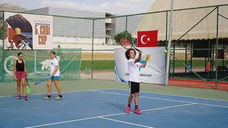 Şırnak’ta 5’inci Uluslararası Cudi Cup Tenis Turnuvası başladı
