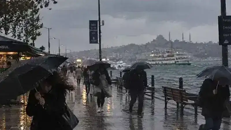 İstanbul'da beklenen yağış nedeniyle bazı eğitim ve sınavlara 2 gün ara verildi