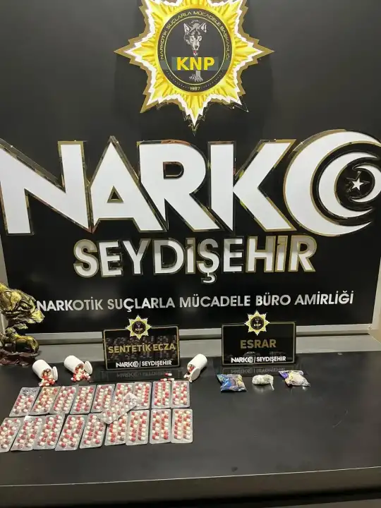 Çantanın astarına uyuşturucu hap gizlemiş