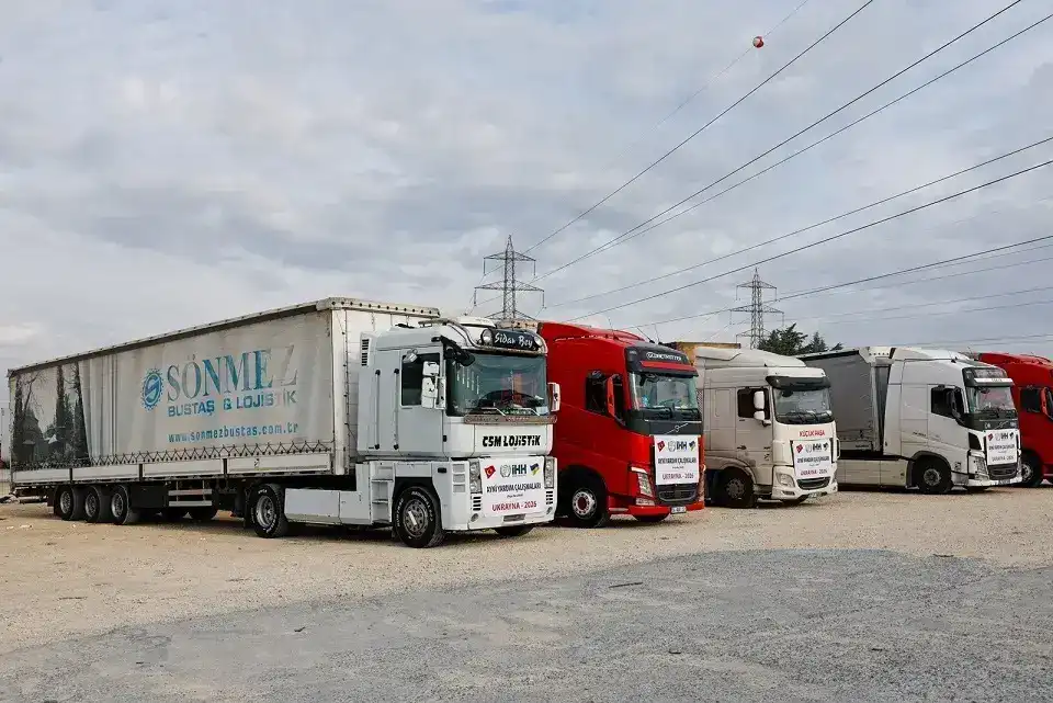 İHH, Ukrayna'daki sivillere 6 TIR'lık yardım malzemesi gönderdi