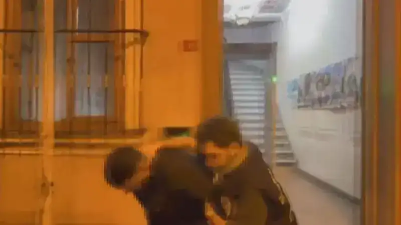 Beyoğlu'nda uyuşturucu operasyonu: 3 şüpheli tutuklandı