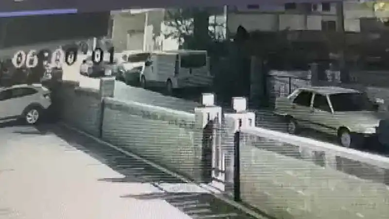 Maltepe'de 7 katlı binadaki çökme anı kamerada
