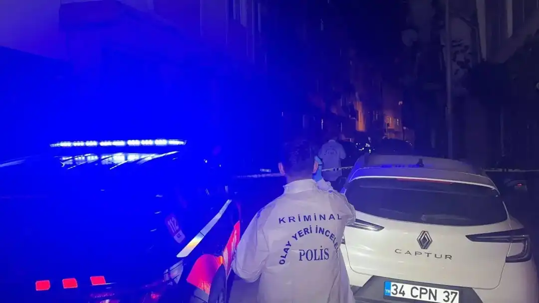 Zeytinburnu'nda polise ateş açan şüpheli, bacağından vurularak yakalandı