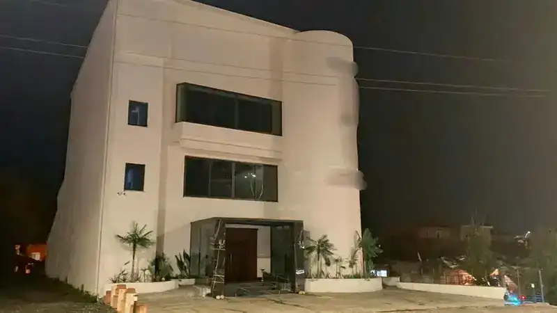 Samsun'da restoranda yemek asansörüyle zemine düşen garson öldü