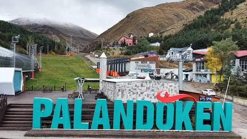 Palandöken Dağı’nın zirvesi karla kaplandı
