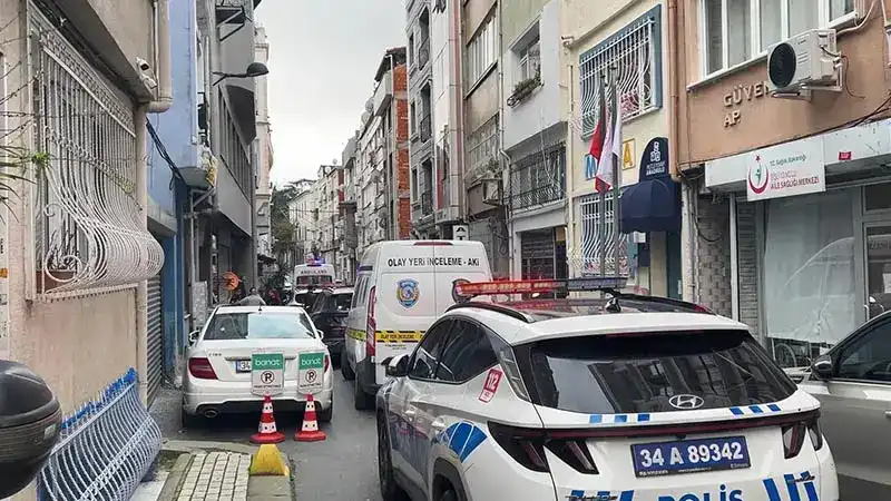 Şişli’de Kazakistanlı kadın balkondan yan binanın çatısına geçmeye çalışırken düşerek öldü