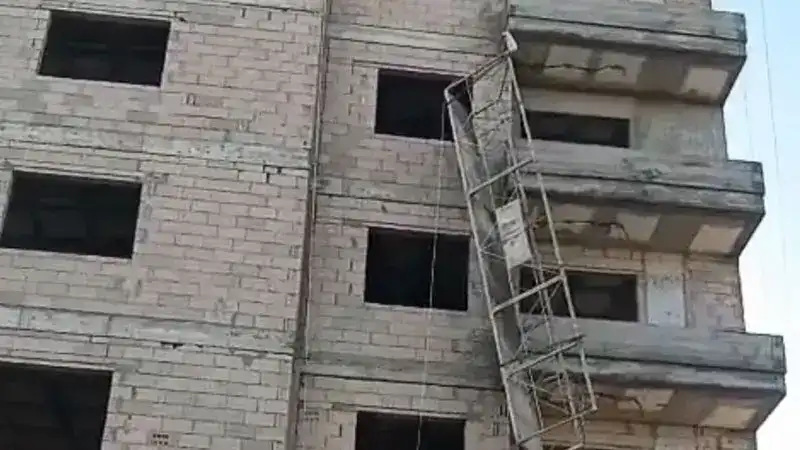 İnşaat işçisi 2 kardeş, iskeleden düştü; 1 ölü, 1 yaralı