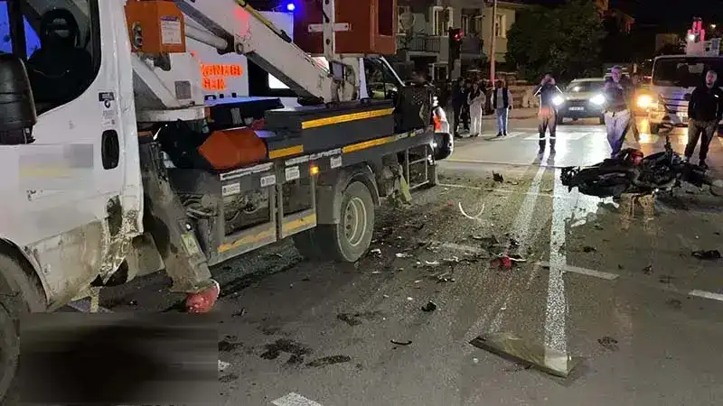 Bursa'da motosiklet ile sepetli vinç çarpıştı: 1 ölü, 1 ağır yaralı