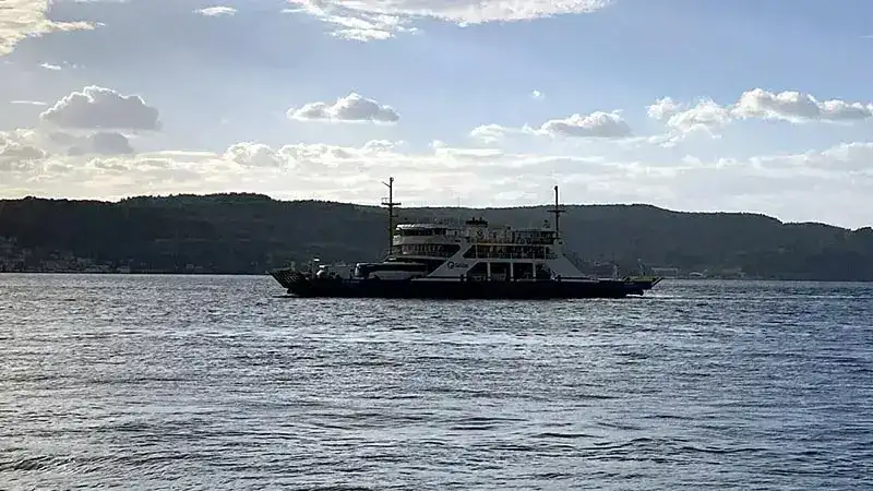 Gökçeada ve Bozcaada feribot seferlerine fırtına engeli
