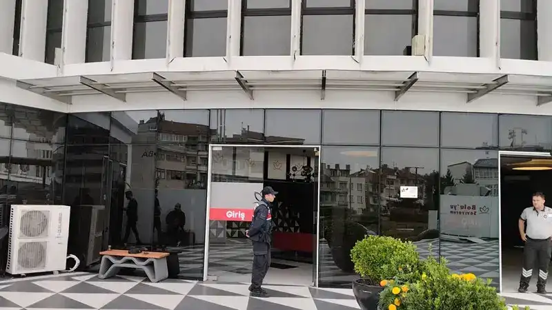 Bolu Belediyesi'ne operasyon 4 gözaltı