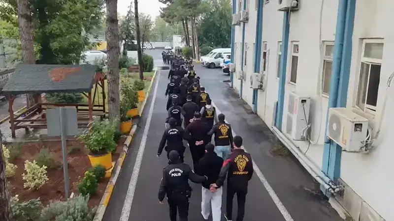 Diyarbakır merkezli 10 ilde fuhuş operasyonu: 17 tutuklama