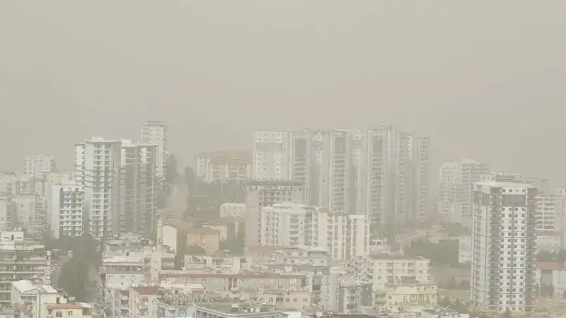 Mardin'de toz taşınımı etkili oldu