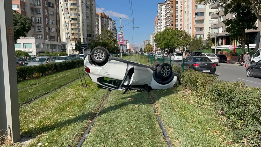 Kayseri'de iki otomobil çarpıştı: 1 yaralı