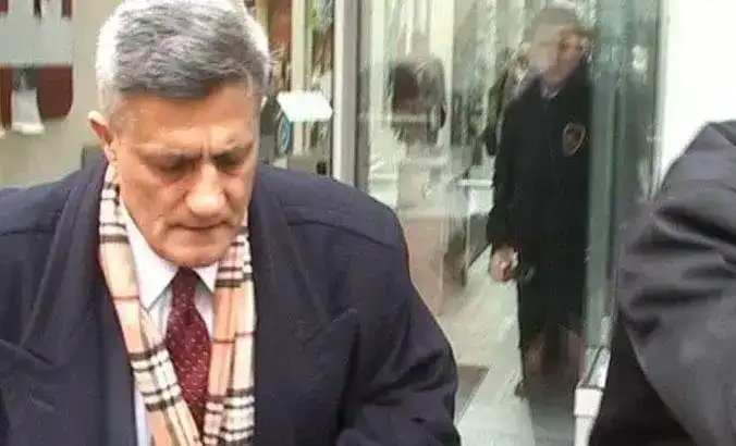 Kozinoğlu soruşturmasında gözaltına alınan eski cezaevi kampüs doktoru evinde ölü bulundu