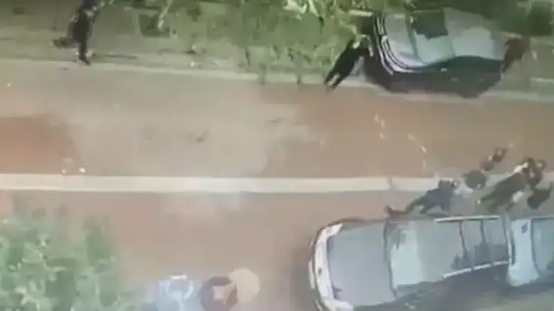 Avcılar’da bıçaklı kavganın ardından cipin çarptığı 3 kişi yaralandı; 5 tutuklama