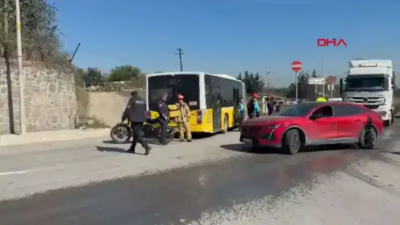 Sultangazi'de İETT otobüsü duvara çarptı; yaralılar va