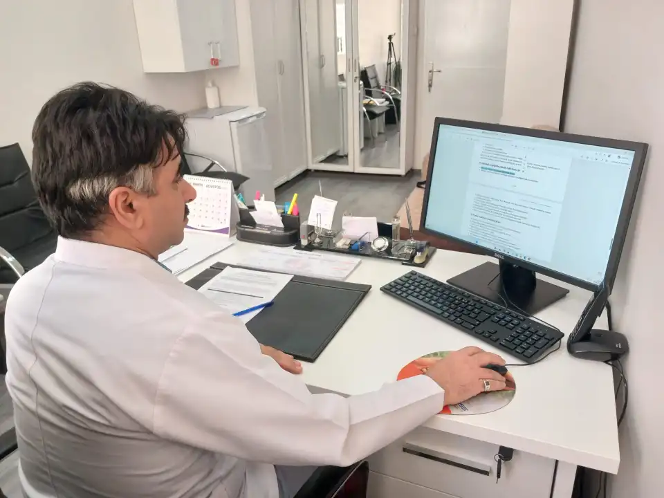 Prof. Dr. Gültekin: Kronik hastalığı olan insanlar sıcak hava dalgalarında risk maruziyeti taşımaktadırlar