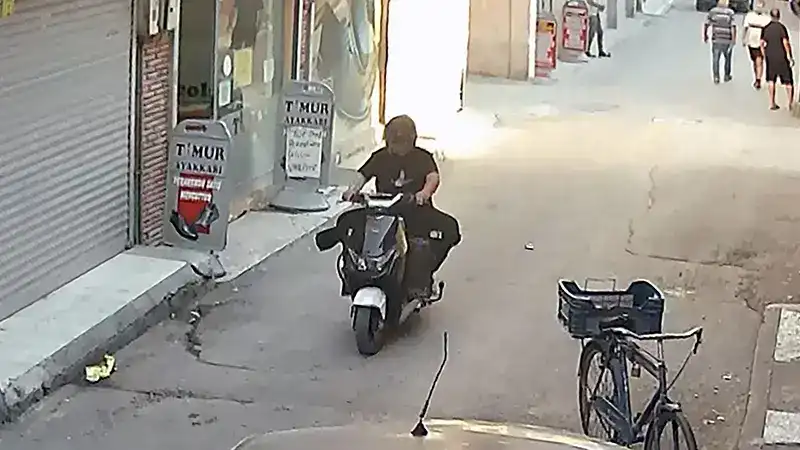 115 kilo gümüş çalan takı ustası, güvenlik kamerasından tespit edilip yakalandı