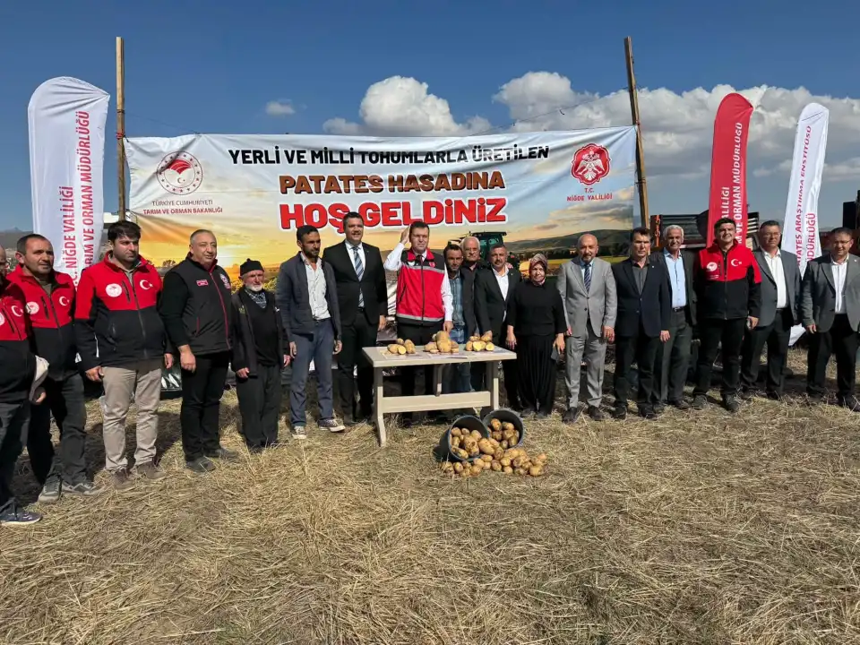Niğde'de yerli ve milli 3 patates çeşidinin hasadı yapıldı