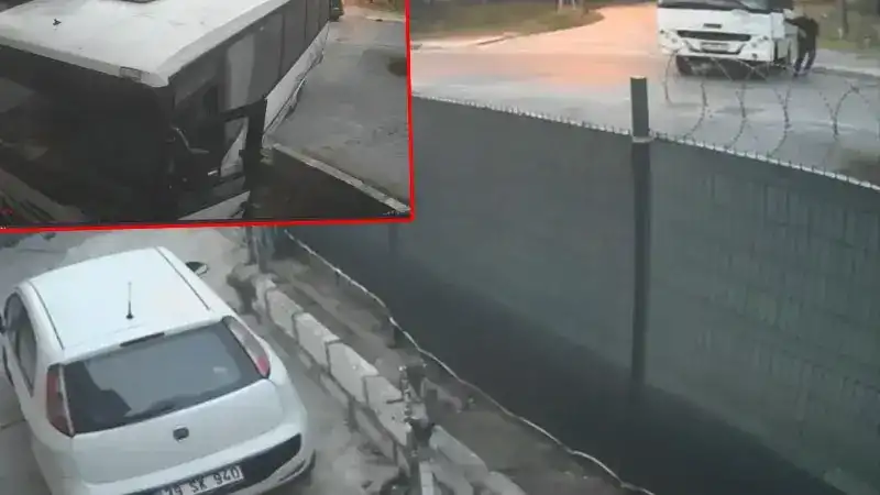 Arnavutköy'de freni tutmayan midibüs bahçeye girdi; sürücü kapısından tuttu ama durduramadı