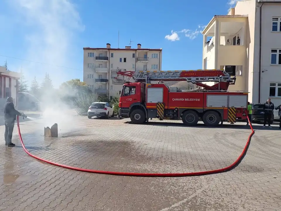 Tatbikat sayesinde ekiplerin koordinasyonu ve olası risklere karşı hazırlıklı olmanın önemi bir kez daha vurgulandı. (DHA)