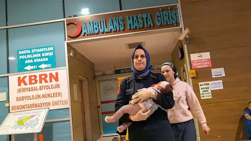Kanepeden düşen 2 aylık Poyraz bebeğin kafatası kırıldı